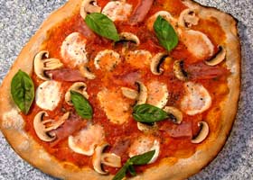 Pizza Prosciutto e funghi 